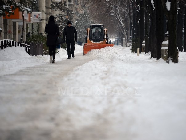 Imaginea articolului Primăria Bucureşti: Pe mai multe străzi se circulă îngreunat, dar nu sunt blocaje. Se intervine cu 349 de utilaje
