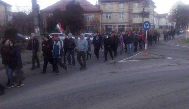 Imaginea articolului Peste 200 de persoane la un miting de solidaritate cu Beke István şi Szőcs Zoltán, la Târgu Secuiesc