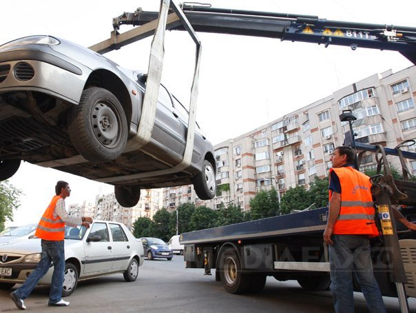 Imaginea articolului De ce nu se poate pune în aplicare acum hotărârea privind reintroducerea măsurii de ridicare a maşinilor parcate neregulamentar