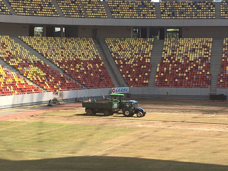 Imaginea articolului Montarea noului gazon pe Arena Naţională s-a făcut în proporţie de 50%, deşi termenul de finalizare era 18 august. Primăria dă asigurări că va fi gata până la meciul FCSB-Sporting Lisabona
