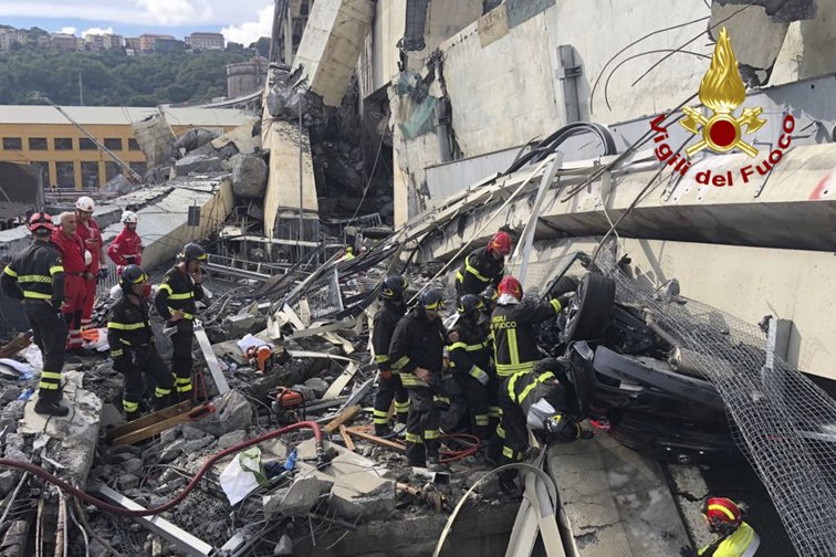 Imaginea articolului MAE revine cu o precizare, după prăbuşirea podului de lângă Genova: Unul dintre românii declaraţi morţi este în viaţă/ Victima, în COMĂ de gradul IV