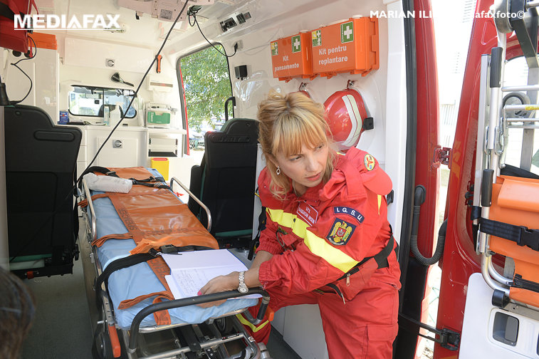 Imaginea articolului Intervenţii multiple de Revelion ale echipajelor de ambulanţă. Sute de persoane au sunat la 112