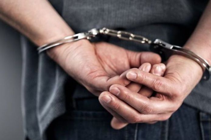 Imaginea articolului Bărbat din Rădăuţi, acuzat că a întreţinut relaţii sexuale cu fiica sa, care a născut, arestat