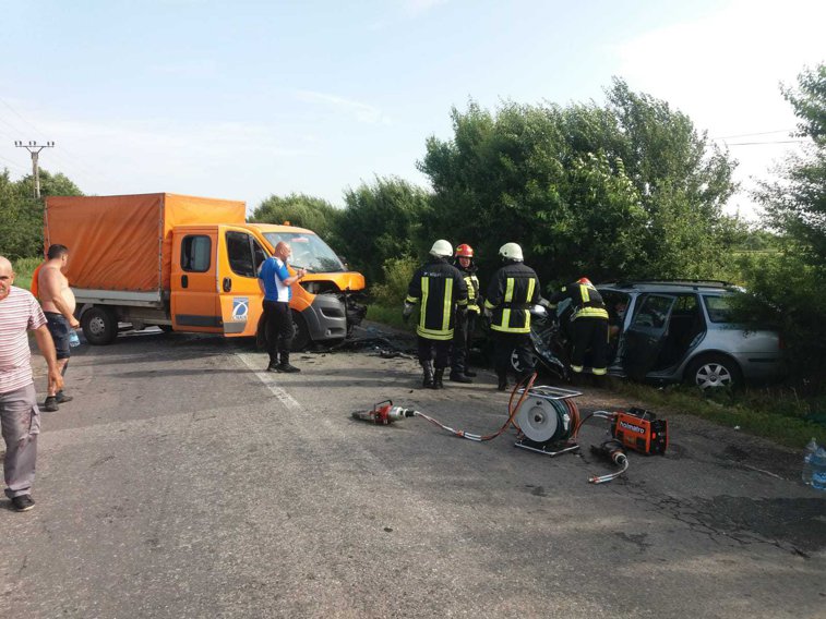 Imaginea articolului Accident cumplit în Braşov: Şase răniţi în urma coliziunii dintre o autoutilitară şi un autoturism/ Angajaţi ai DRDP, răniţi în accident
