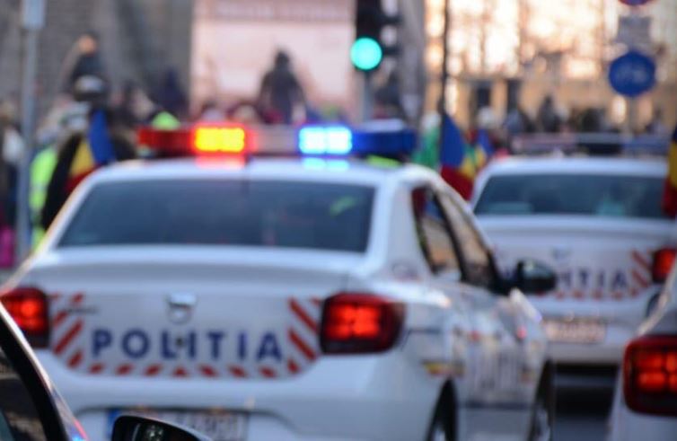 Imaginea articolului ALERTĂ în Timiş: Un poliţist a fost înjunghiat după ce a intervenit la aplanarea unui scandal izbucnit într-un bar
