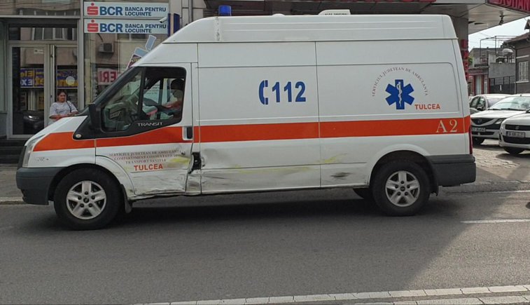Imaginea articolului Ambulanţă în misiune, implicată într-un accident rutier în Constanţa