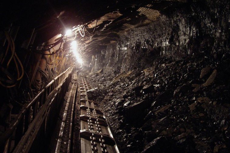 Imaginea articolului Zeci de mineri de la minele Paroşeni şi Uricani s-au blocat în subteran