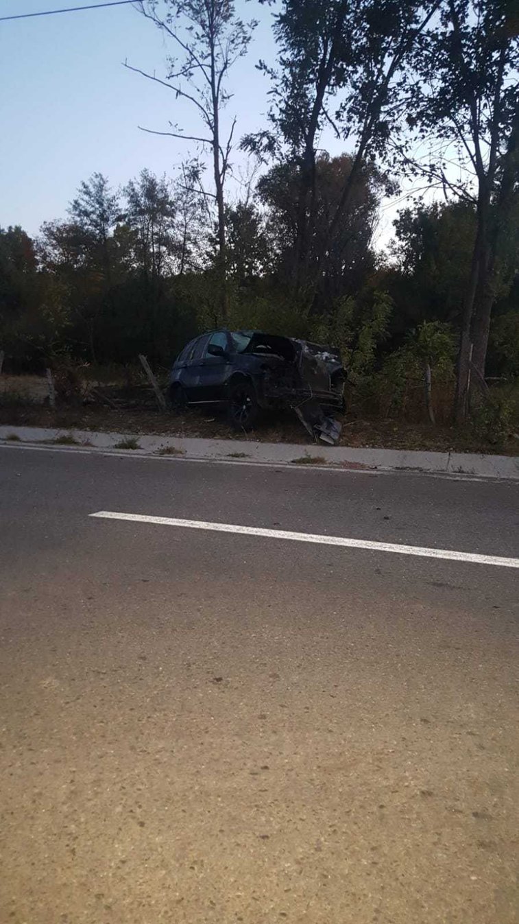 Imaginea articolului Suceava: Doi tineri au ajuns la spital, după ce au intrat cu maşina într-un cap de pod