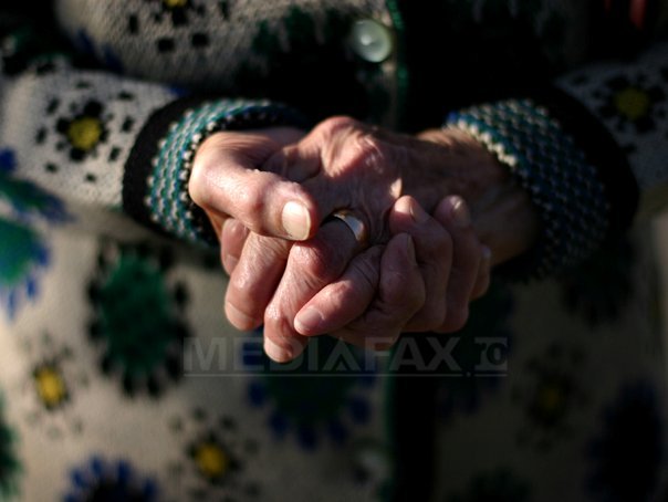 Imaginea articolului Bătrână din Bucureşti care nu şi-a primit pensia: "Dacă nu aveam băiatul, muream de foame în casă"