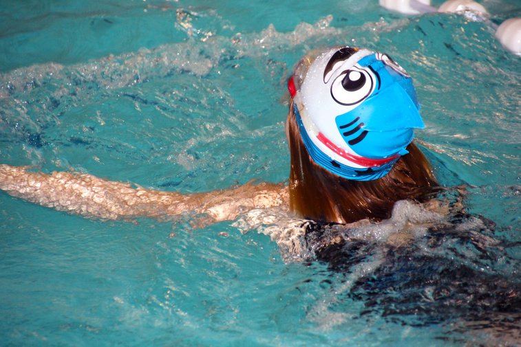 Imaginea articolului Peste 2.000 de elevi de gimnaziu vor face cursuri gratuite de înot în Capitală