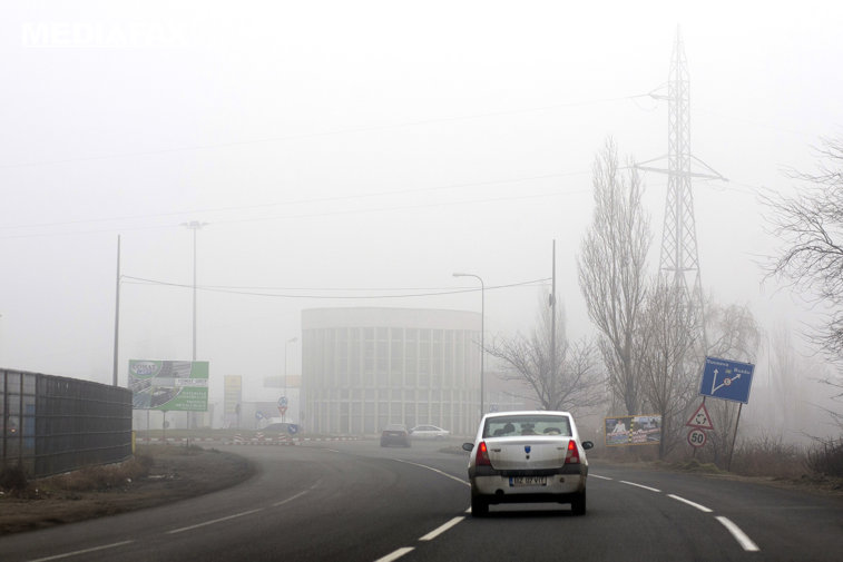 Imaginea articolului Infotrafic: Ceaţă densă pe şosele din cinci judeţe. Vizibilitatea, scăzută sub 50 de metri