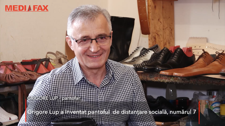 Imaginea articolului Un cizmar din Cluj a inventat pantoful de distanţare socială