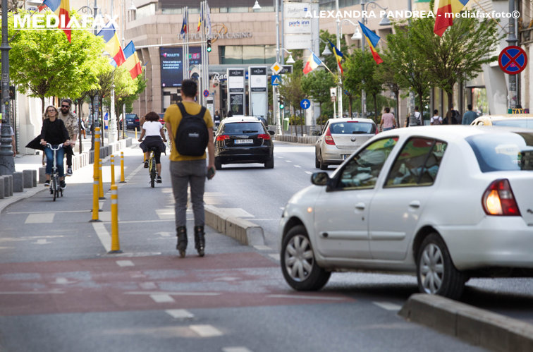 Imaginea articolului Cursă cu obstacole, cu bicicleta (tot) pe trotuar