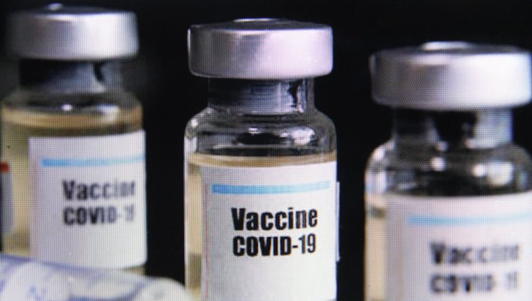 Imaginea articolului Medicii, pro şi contra vaccin: Există spitale unde mai mult de jumătate din personal refuză vaccinarea anti COVID-19