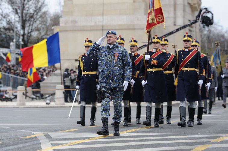 Imaginea articolului 1 decembrie 2020, Ziua Naţională a României. În acest an, românii sărbătoresc Ziua Marii Uniri fără paradă militară şi cu mască de protecţie 