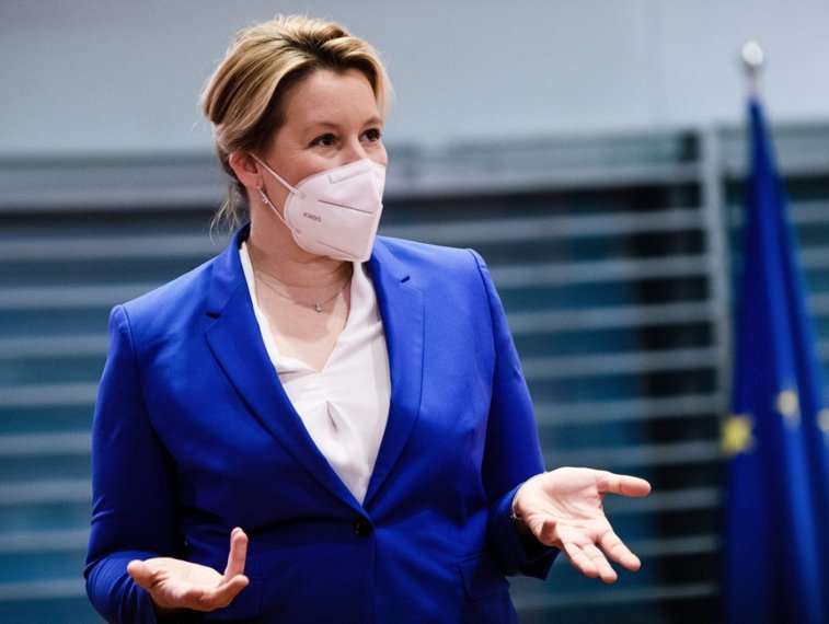 Imaginea articolului Germania obligă companiile listate să numească cel puţin o femeie în consiliul de administraţie