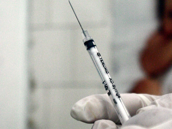 Imaginea articolului Un nou obstacol în calea imunizării. În centrele de vaccinare din Craiova nu sunt seringi