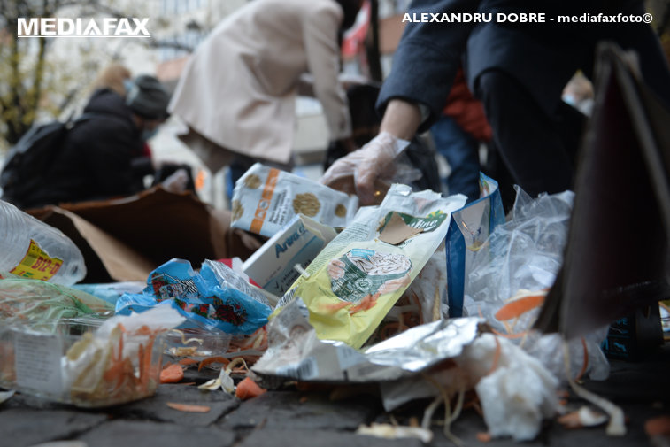 Imaginea articolului Blocaj „dezamorsat” în criza gunoiului din Sectorul 1 al Capitalei. Operatorul de salubritate anunţă reluarea colectării deşeurilor