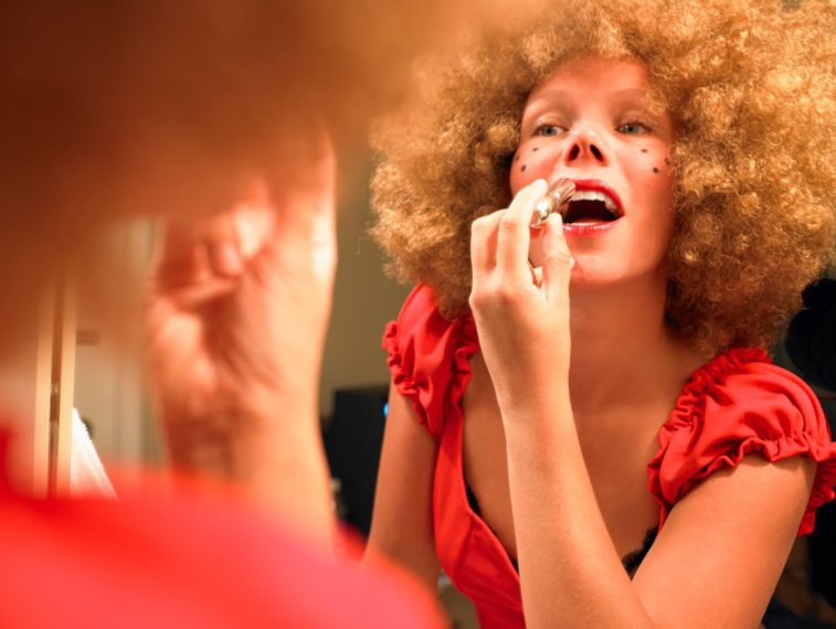 Imaginea articolului Cum trebuie alese produsele cosmetice? Specialiştii au descoperit care este factorul care afectează sănătatea