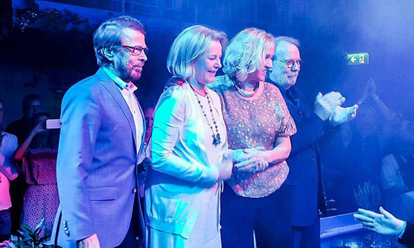 Imaginea articolului ABBA lansează prima piesă cu tematică de Crăciun