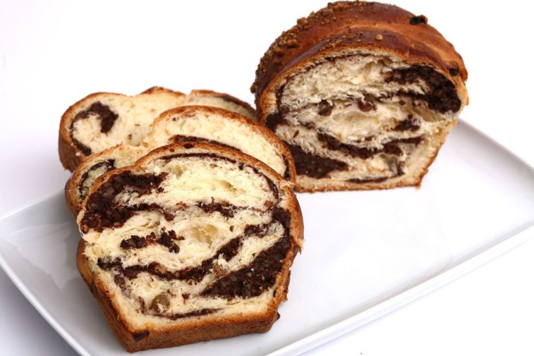 Imaginea articolului Reţete de cozonac pufos de Paşte: cu stafide, cu ciocolată, cu nucă. Cum să faci un desert tradiţional de succes