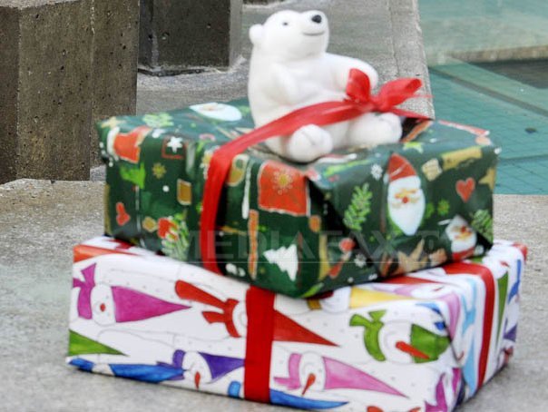 Imaginea articolului Sondaj: Mai mult de jumătate dintre români alocă maxim 500 lei pentru cadourile de Crăciun