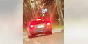 Imaginea articolului Amendă simbolică pentru cei prinşi cocoţaţi pe maşini în mers. Un tânăr din Braşov, prins de poliţişti