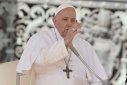 Imaginea articolului Papa a oficiat slujba din Vinerea Mare în Bazilica Sfântul Petru