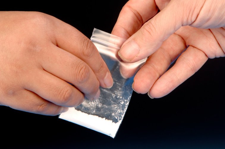 Imaginea articolului Heroină adusă din Germania, destinată consumatorilor din Iaşi, găsită de poliţişti
