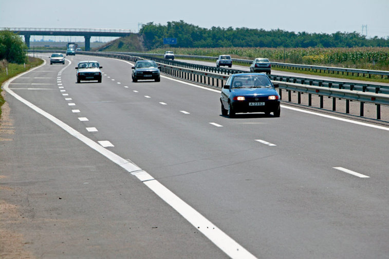 Imaginea articolului Şoferii, sfătuiţi să evite aglomeraţia de pe Autostrada Soarelui. Circulaţia, gâtuită de lucrări pe A2