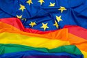 Imaginea articolului Sondaj: Persoanele LGBTIQ din UE se confruntă cu mai puţină discriminare, dar cu mai multă violenţă