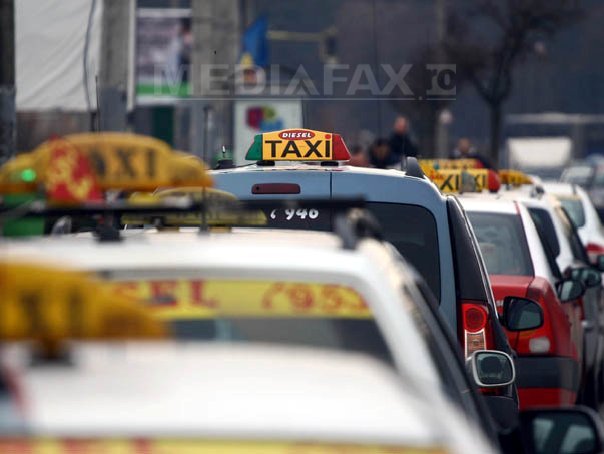 Imaginea articolului Câteva sute de taximetrişti independenţi protestează în Piaţa Constituţiei