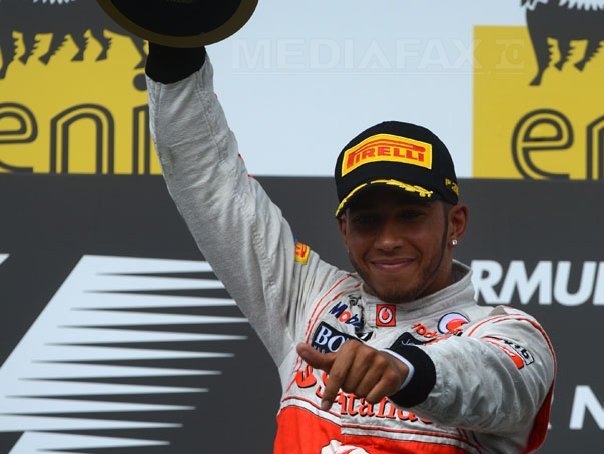 Imaginea articolului Nicio sancţiune pentru Lewis Hamilton, care păstrează victoria la Monza