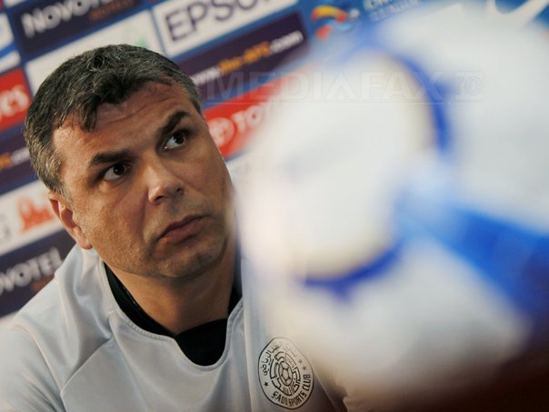 Imaginea articolului Cosmin Olăroiu, cel mai bun antrenor din Orientul Mijlociu în 2015