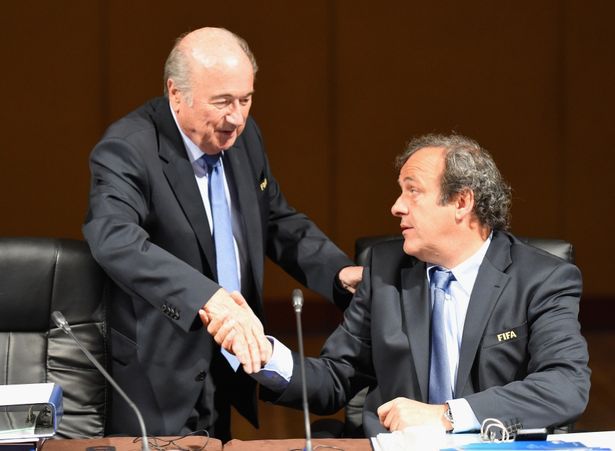 Imaginea articolului FIFA: Blatter şi Platini au primit motivările deciziilor de suspendare şi acum pot face apel 