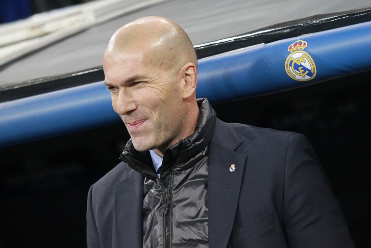 Imaginea articolului Zinedine Zidane, la un pas de mutarea care i-ar aduce un munte de bani. Ce naţională ar putea prelua 