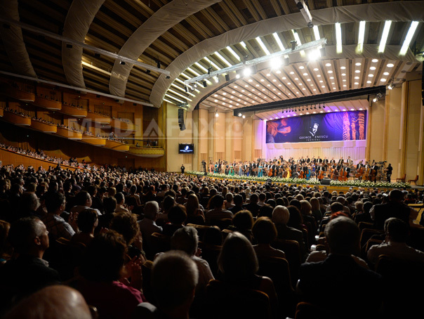 Imaginea articolului REPORTAJ: Festivalul Enescu a început să "împrăştie" magia muzicii clasice în Bucureşti