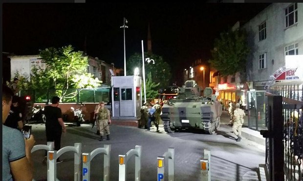 Imaginea articolului Tentativă de lovitură de stat în Turcia: Emisiile CNN şi TRT au fost întrerupte de forţele armate