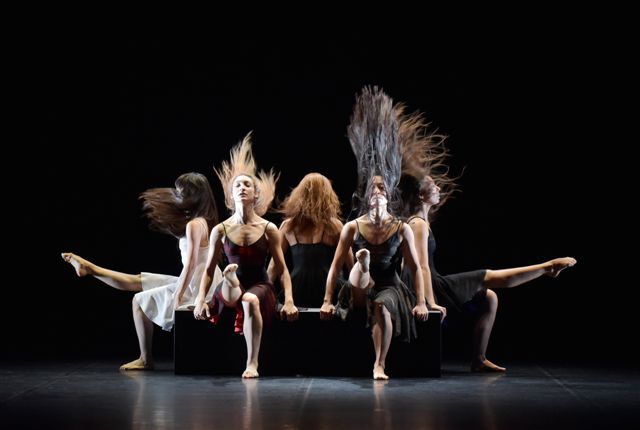 Imaginea articolului Centrul Naţional al Dansului prezintă ultimul spectacol al anului: „Colinde netemperate”. Intrarea este liberă