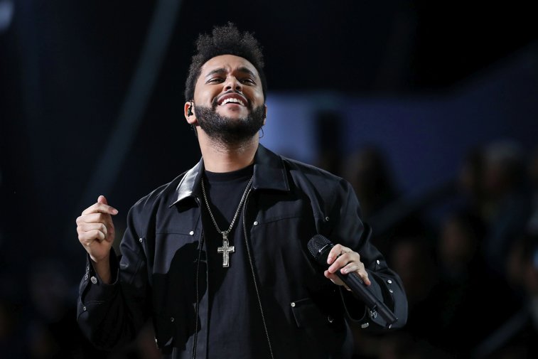 Imaginea articolului Ascultă SMART RADIO | The Weeknd a lansat videoclipul ”Blinding Lights”, inspirat de Michael Jackson şi de filmul ”Drive”