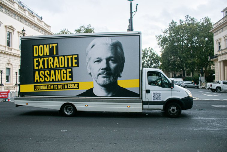 Imaginea articolului Un idealist numit Assange: 14 ani de la înfiinţarea WikiLeaks