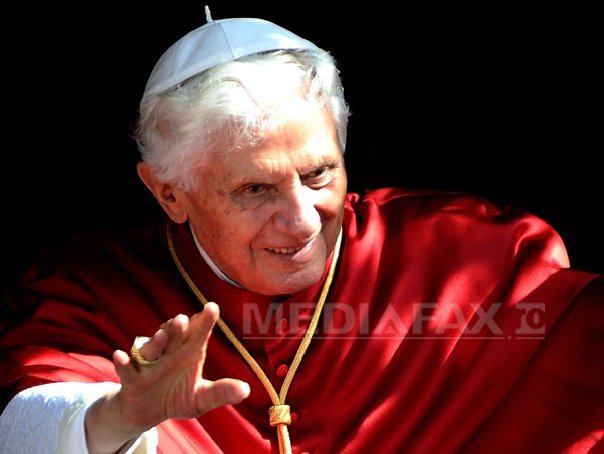 Imaginea articolului Primele imagini cu Papa emerit Benedict de după demisie au apărut în revista italiană Chi