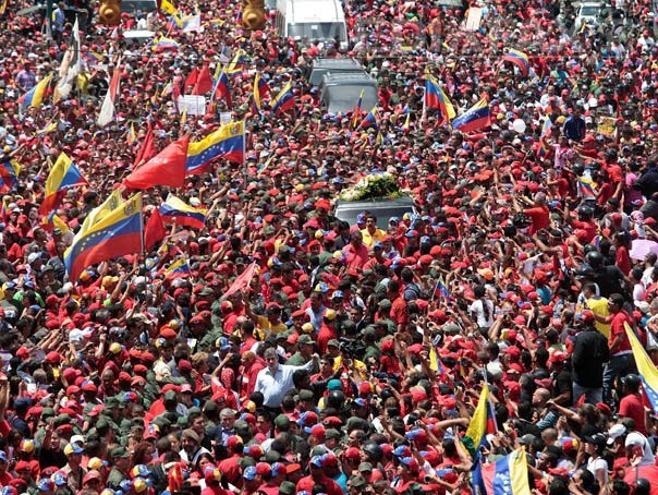 Imaginea articolului ULTIM OMAGIU pentru Hugo Chavez: Mii de venezueleni, la sicriul fostului preşedinte - FOTO