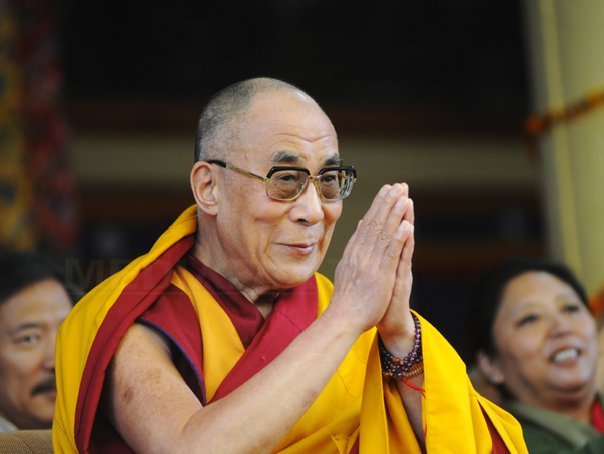 Imaginea articolului Dalai Lama îl felicită pe NOUL PAPĂ: Mă simt emoţionat să aflu că aţi ales numele Sfântului Francisc
