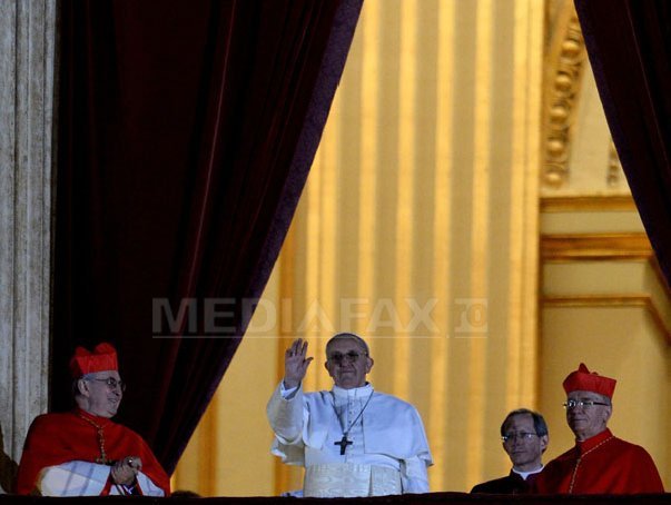 Imaginea articolului Noul Papă le-a spus, în glumă, cardinalilor care l-au ales "Dumnezeu să vă ierte"