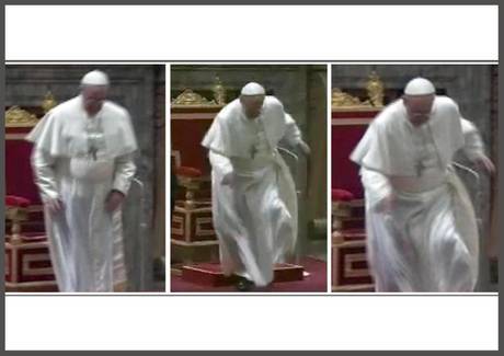 Imaginea articolului Papa Francisc a alunecat şi a fost pe punctul de a cădea