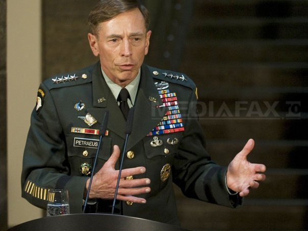 Imaginea articolului Generalul David Petraeus, prima apariţie publică de la demisie: Acesta regretă "eroarea" care a determinat plecarea sa de la conducerea CIA