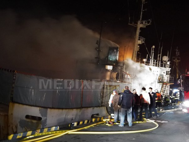 Imaginea articolului Şase oameni, probabil ruşi, au murit într-un incendiu pe un cargobot ancorat într-un port japonez