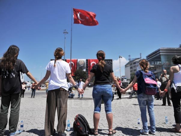 Imaginea articolului Protestele din Turcia: Zeci de persoane au fost arestate în legătură cu manifestaţiile antiguvernamentale
