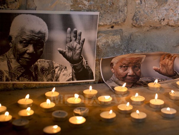 Imaginea articolului Familia Mandela deplânge moartea celui care era "precum un baobab"